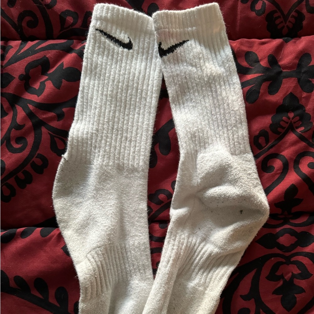(2nd pair) Fave white crew Nike socks. Size 8-12 mens.